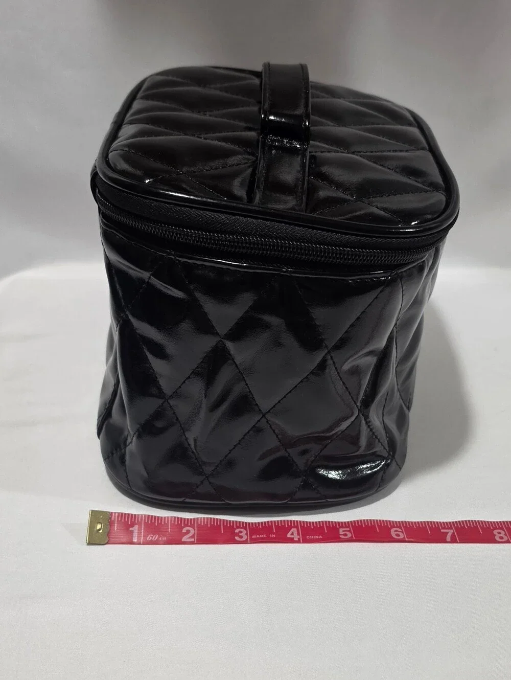 YSL Yves Saint Laurent Quilted Faux Leather Makeup Vanity Case -  Gold Logo